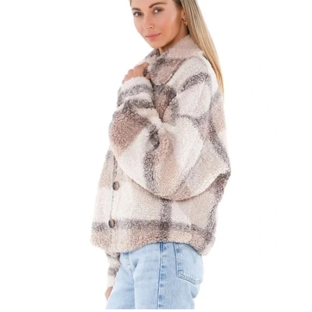 BB Dakota Plaid to See You in Light Camel Women’s Cropped Sherpa Jacket Size M - Picture 3 of 8